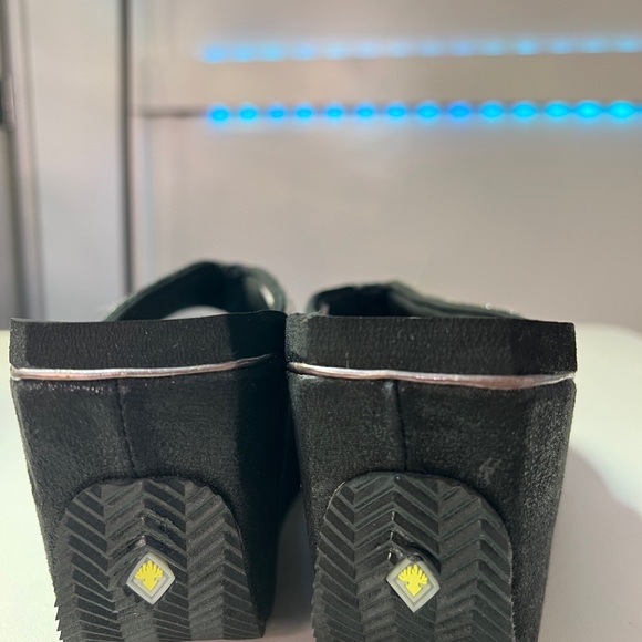 Volatile Glimpse Black Wedge Sandals with Rhinestone Straps - Picture 5 of 6